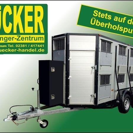 Auszug aus dem Viehanhängerkatalog mit mehreren Bildern und Daten