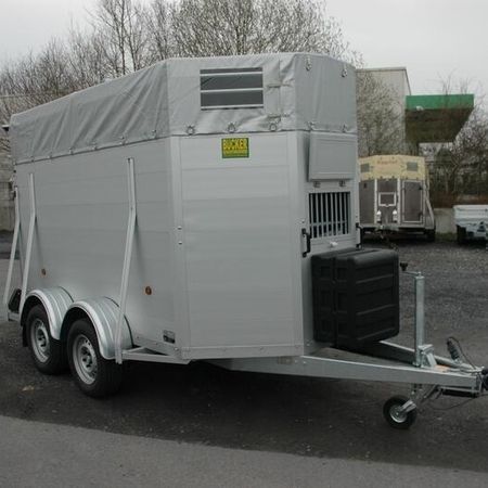 Aufnahme eines Pferdeanhängers