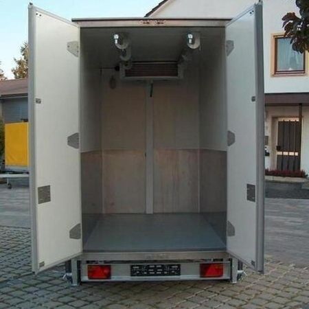 Aufnahme eines ISO40 Kofferanhängers Typ KK