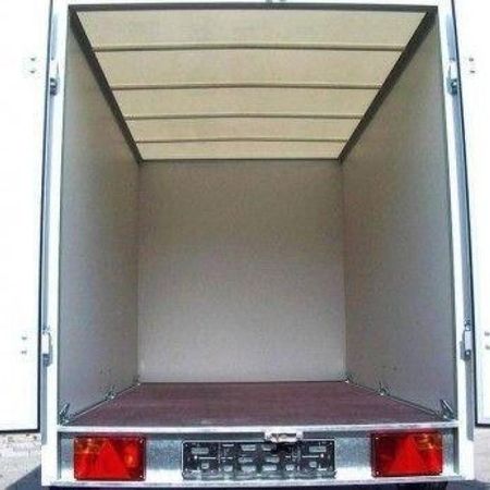 Aufnahme eines Plywood Kofferanhängers von außen