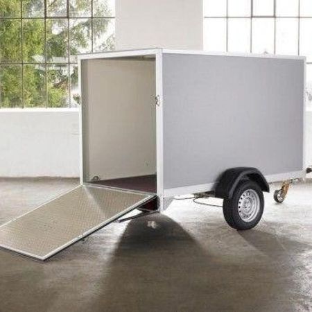 Aufnahme eines Plywood Kofferanhängers von außen