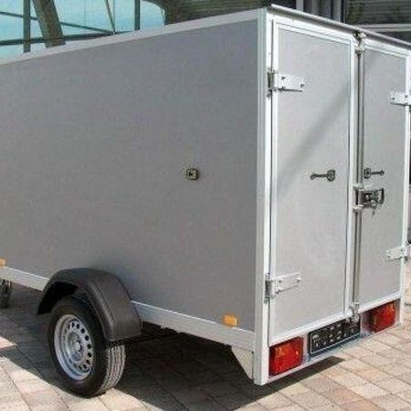 Aufnahme eines Plywood Kofferanhängers von außen